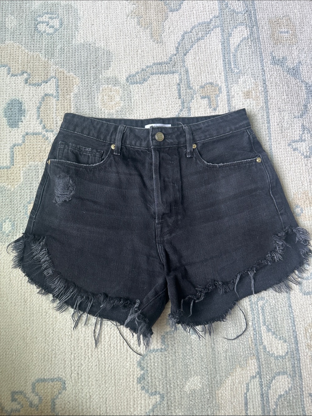 Good American 00/24 black distressed cut off shorts